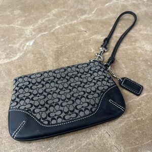Vintage Y2K Coach wristlet